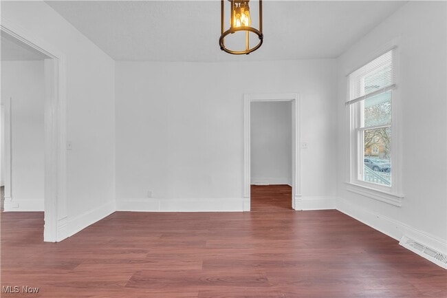 Building Photo - 9618 Willard Ave