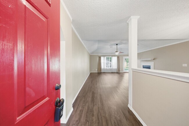 Building Photo - Large 3 bedroom, 2 bath home in Broken Arrow School District.