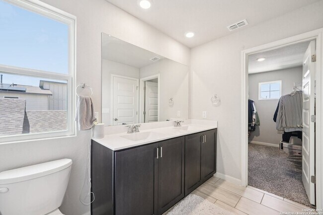 Building Photo - 14640 Sweet Clover