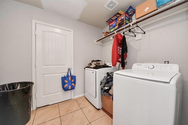 Building Photo - 18326 Trace Pointe Ln