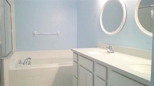 Building Photo - 8512 Canterbury Lake Blvd