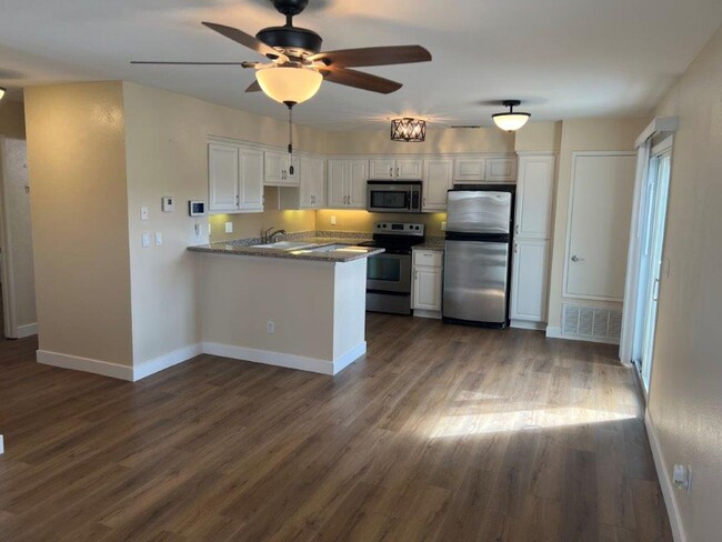 Building Photo - Remodeled 1 Bedroom Condo Fairfield *Star ...