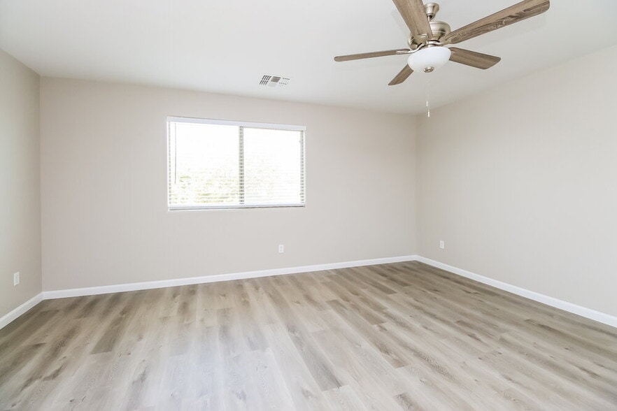 Building Photo - 37766 N Sandy Dr