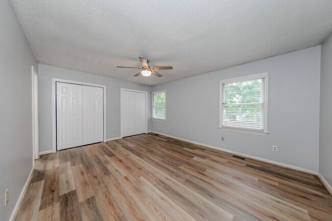Building Photo - 103 Larkspur Hollow