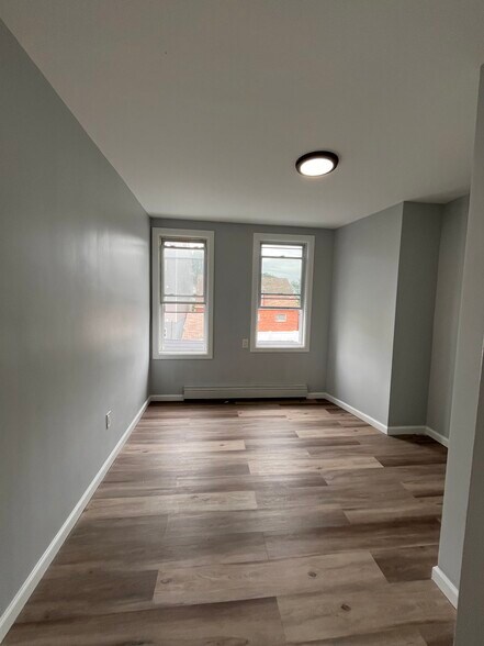 Building Photo - 182 Bartholdi Ave