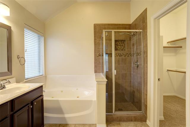 Building Photo - 2804 Cascade Cove Dr