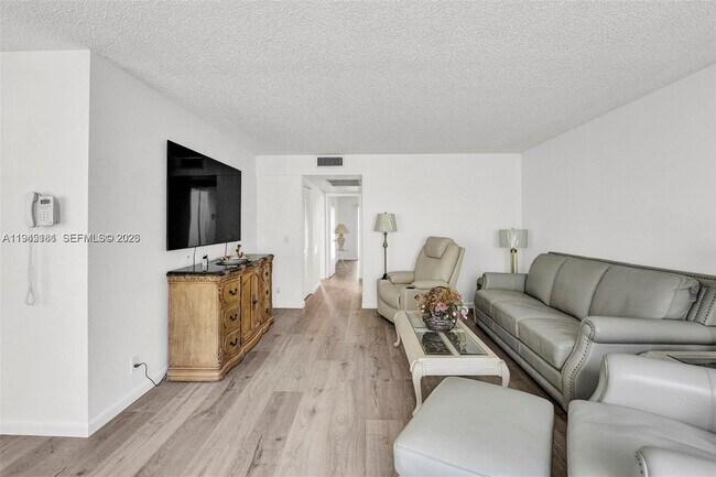 Building Photo - 400 SW 134th Way