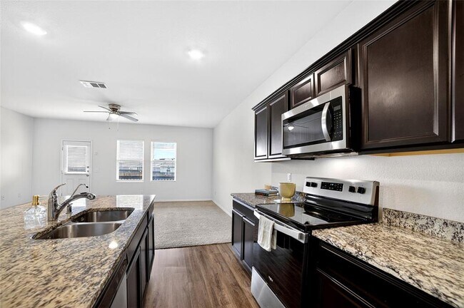 Building Photo - 14413 Shooter McGavin Dr