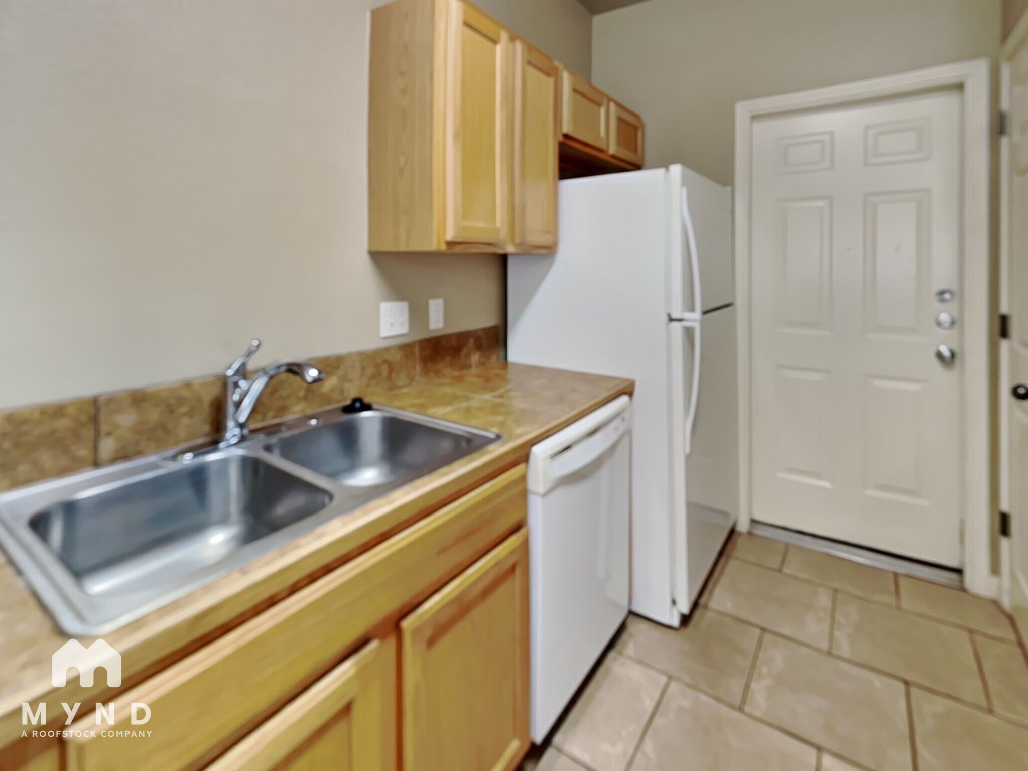 Building Photo - 3050 Pine Valley Dr