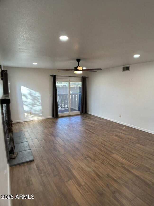 Building Photo - 905 N Beeline Hwy