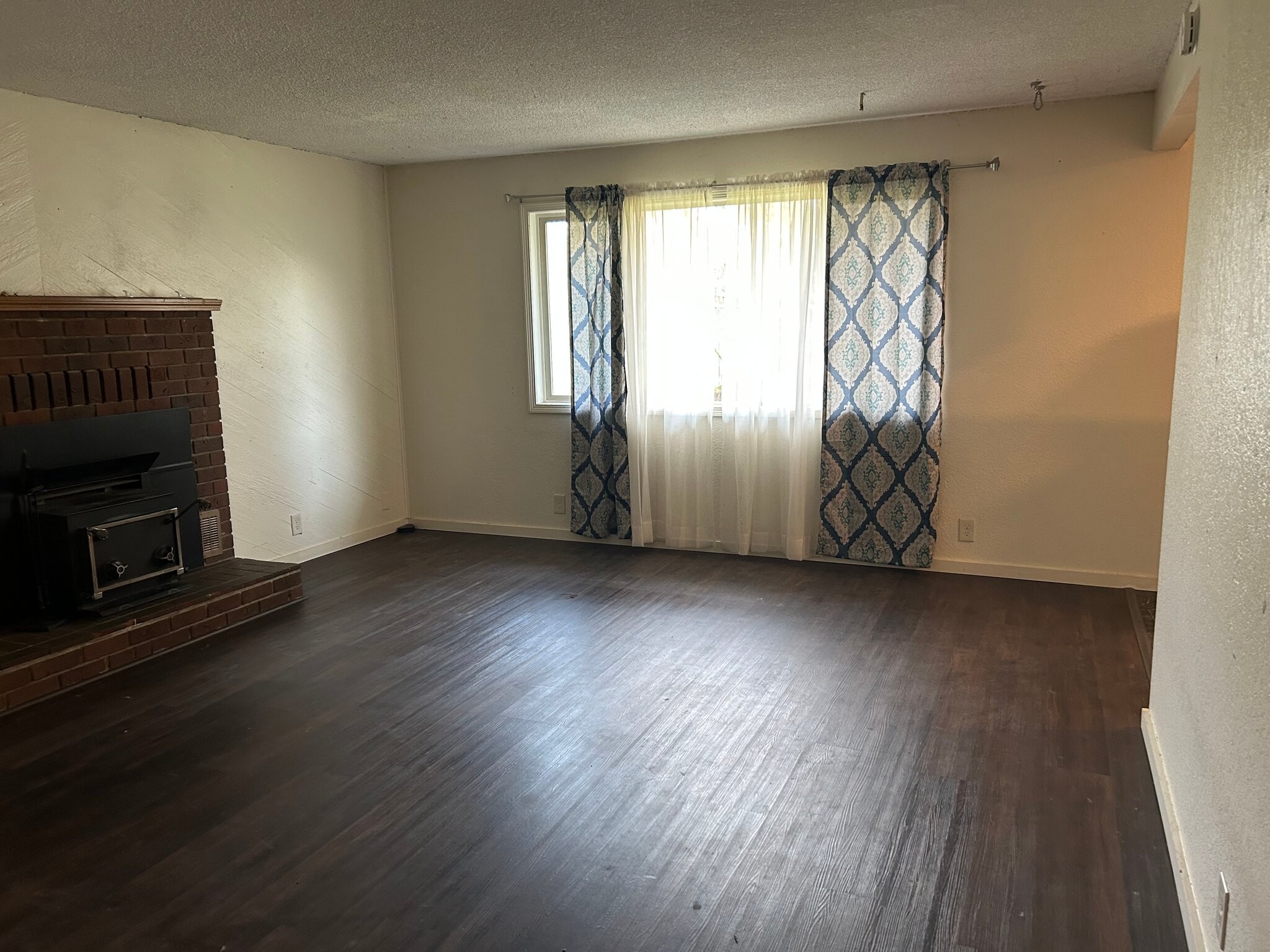 Building Photo - 1595 Scandia St