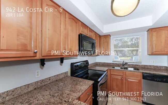 Building Photo - 942 La Costa Cir