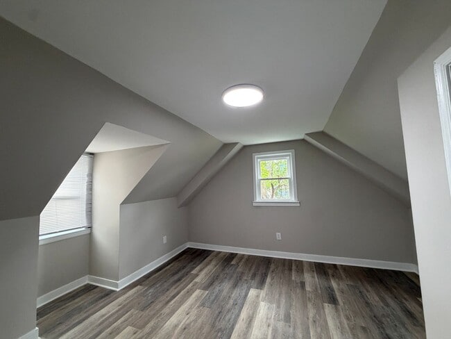 Building Photo - 3912 Pinalto Dr