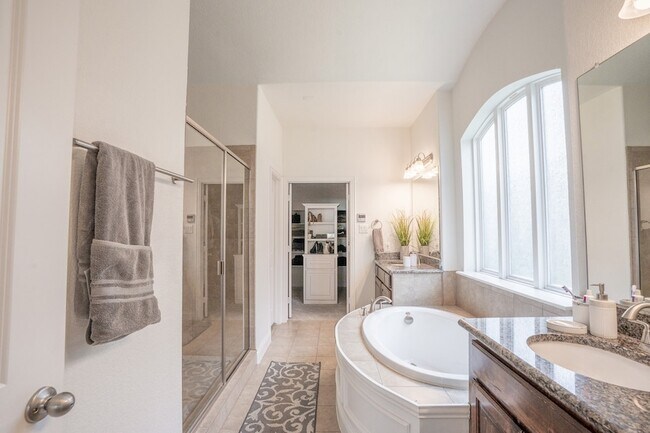 Building Photo - 6213 Mickelson Way