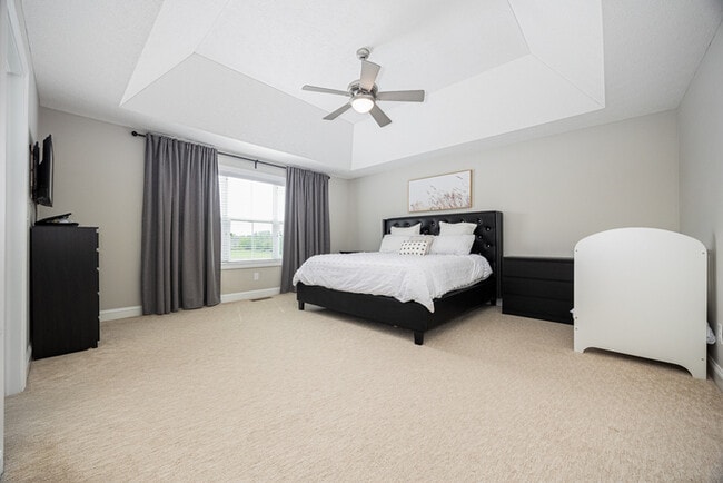 Building Photo - Stunning home in Olentangy schools!