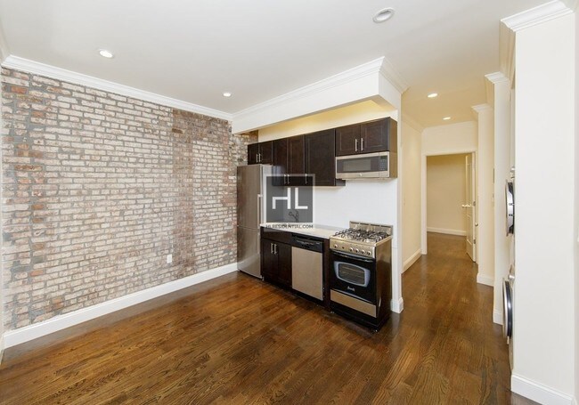 Building Photo - 502 E 73rd St