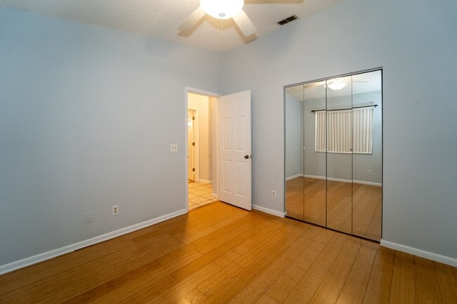 Building Photo - Comfortable Condo Living in St. Augustine ...