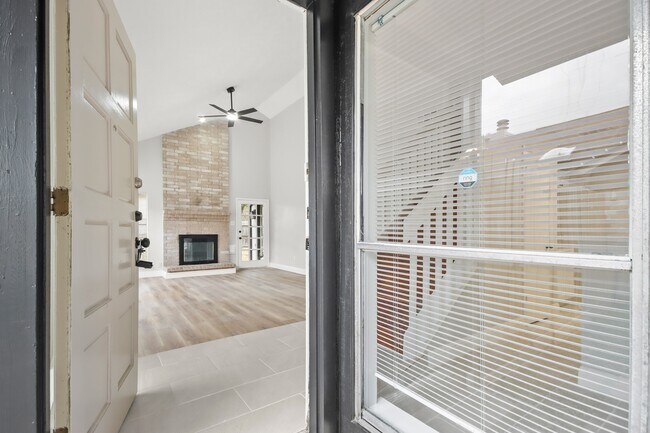 Building Photo - 16602 Capewood Dr