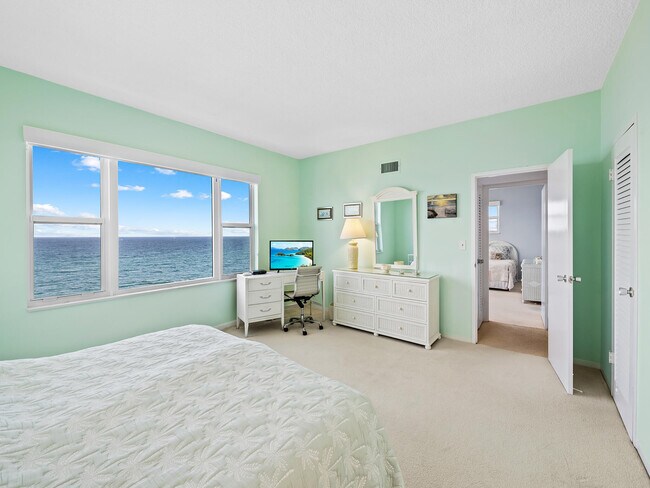 Building Photo - 2921 S Ocean Blvd