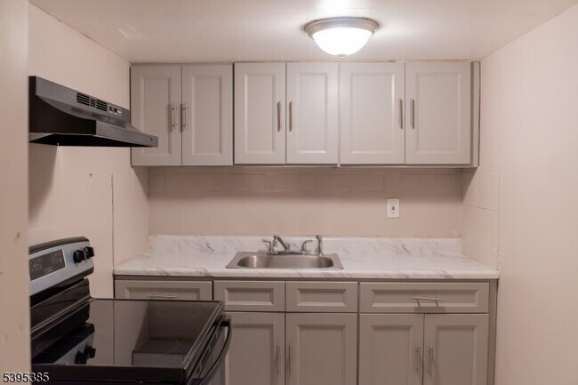 Building Photo - 108 Berkshire Pl