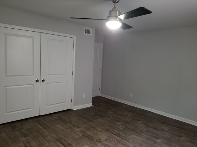 Building Photo - 5907 Lone Oak Dr SW