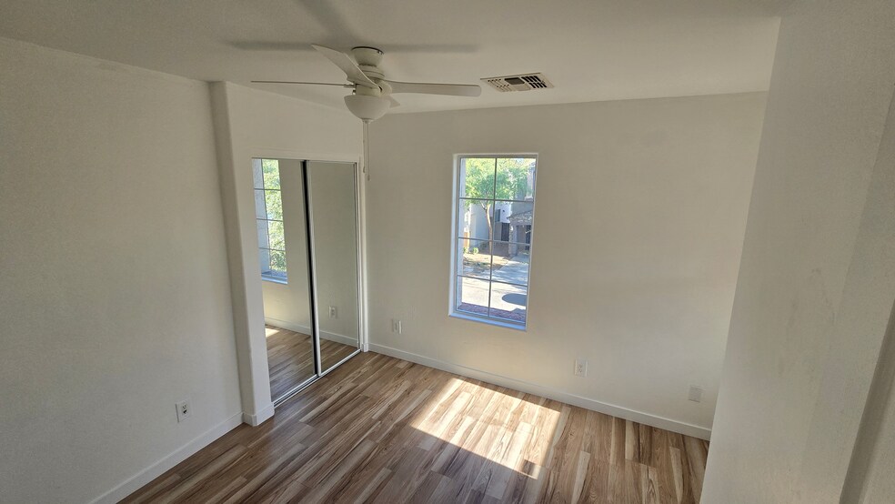 Building Photo - 6622 W Polk St