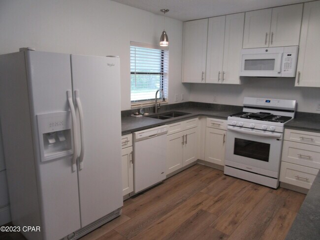 Building Photo - 2602 W 12th St