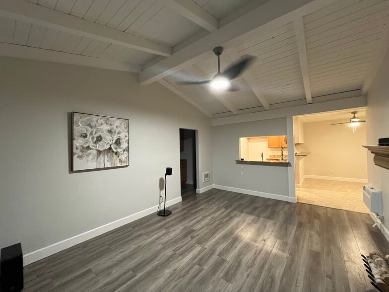 Building Photo - 1345 Cabrillo Park Dr