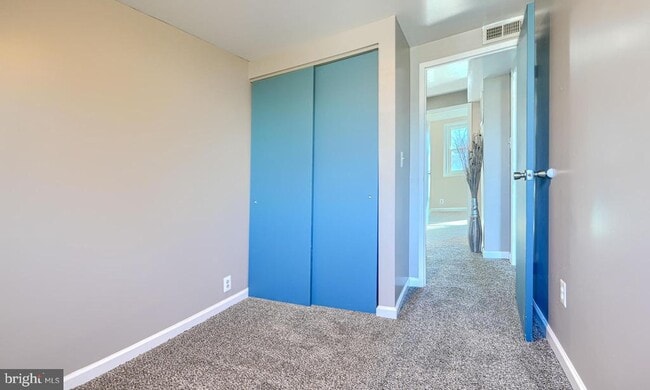 Building Photo - 800 Seckel Ct