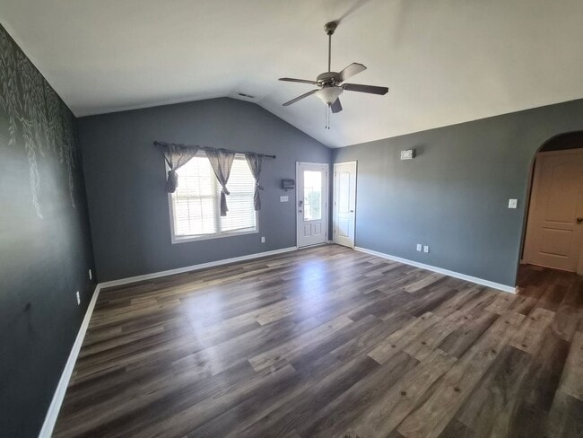 Building Photo - 103 Palin Trail