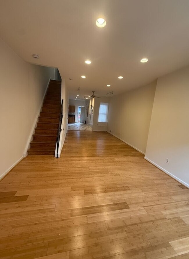 Primary Photo - 1809 W Thompson St