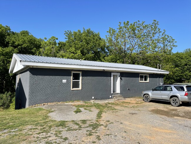 Building Photo - 737 6th St NE