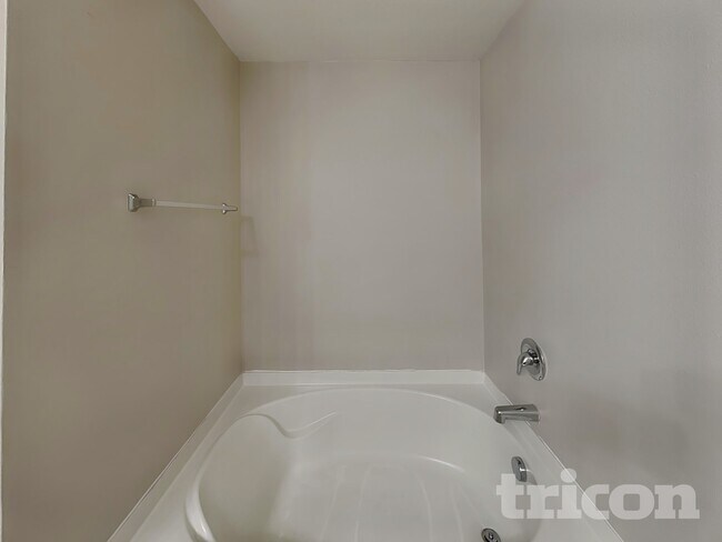 Building Photo - 2640 Cider Ridge Rd