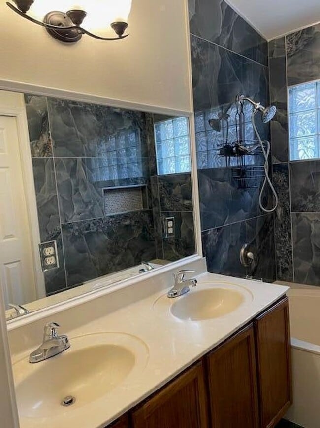 Building Photo - 6352 NW 36th Ave