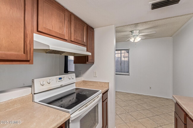 Building Photo - 5044 N 40th Ave