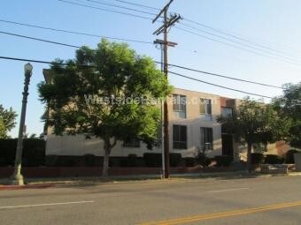 Building Photo - 3945 W 8th St