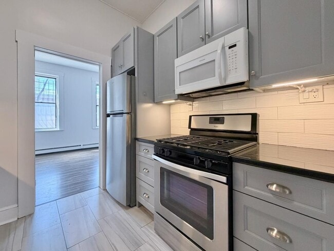 Building Photo - 592 Palisade Ave