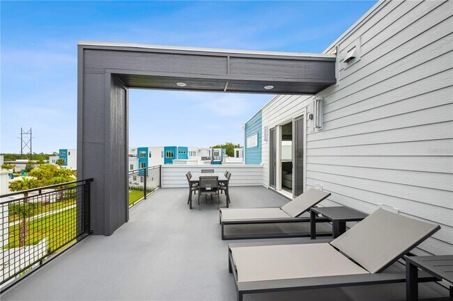 Building Photo - 7770 Sandy Ridge Dr