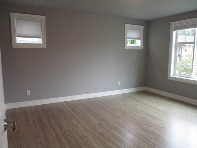 Building Photo - 2 Bedroom 2 Bath Condo in the Hunt Highlan...