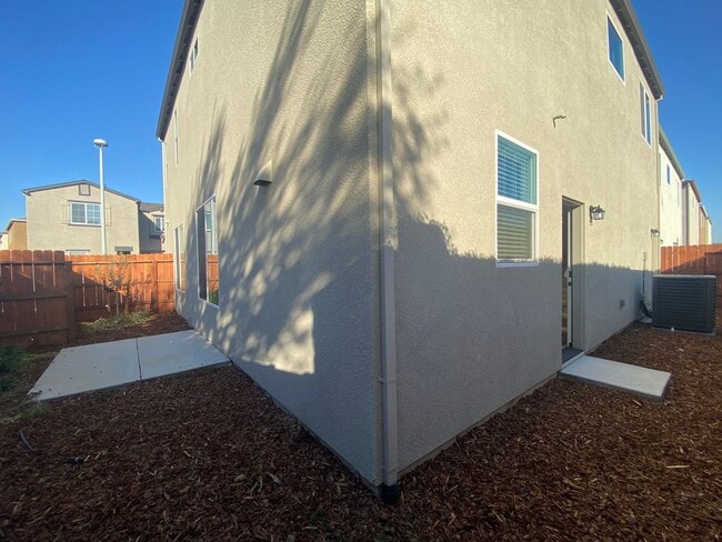 Building Photo - Newer Construction 4 Bedroom 2.5 Bath Home...