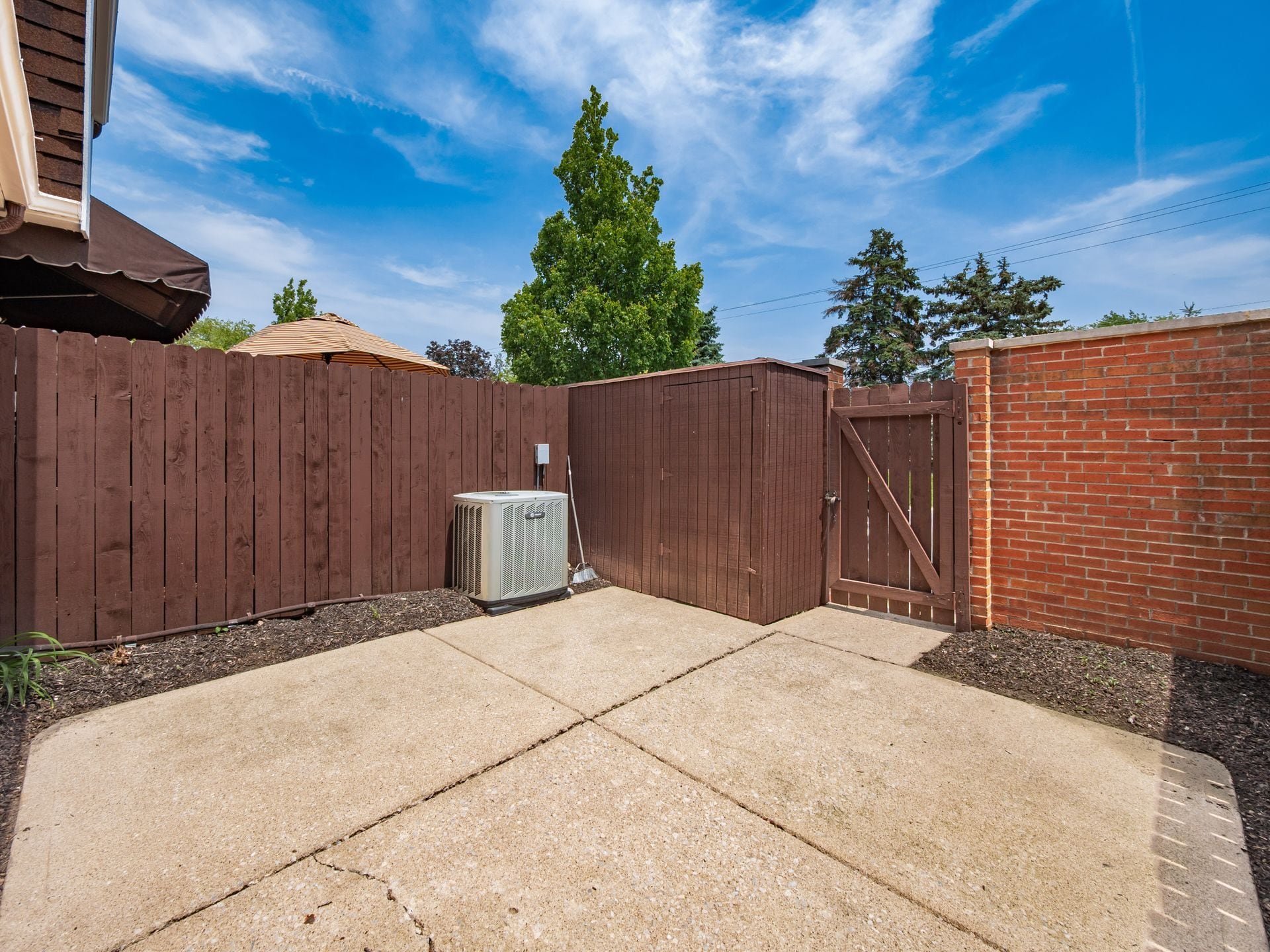 Building Photo - 1766 Willoway Cir S
