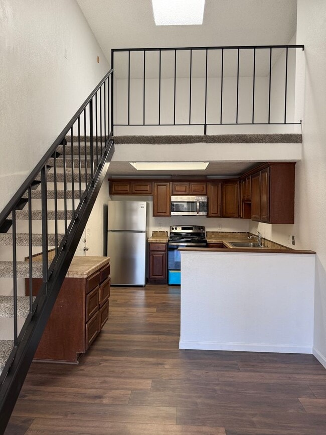 Building Photo - 3356 Meadow Way