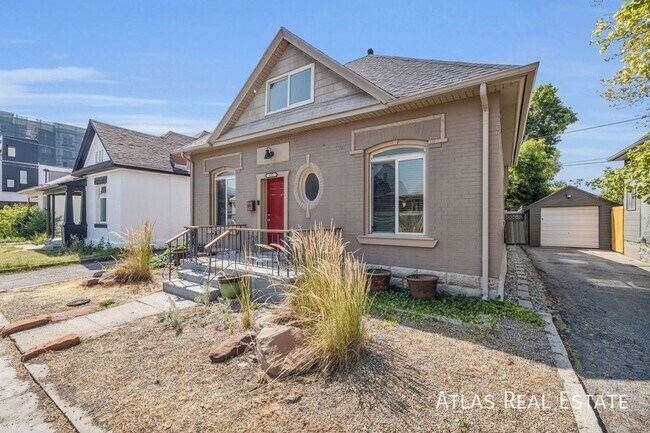 Building Photo - 853 Emeril Ave