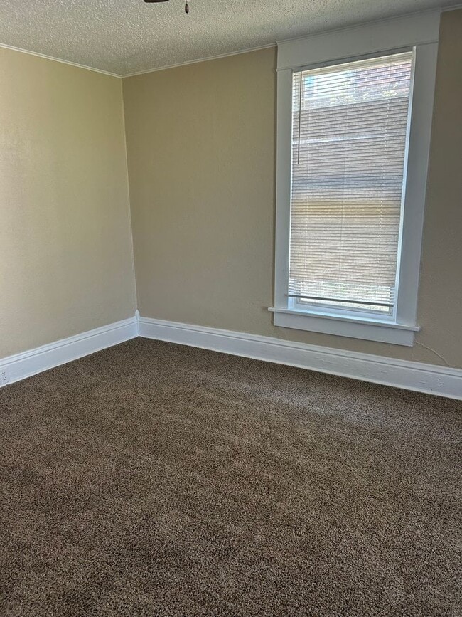 Building Photo - 1614 S Jackson St