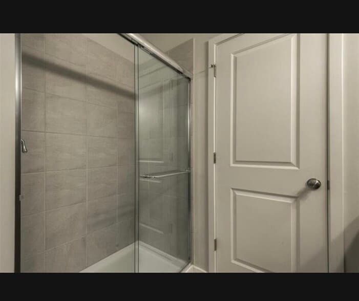 Building Photo - 12906 W 93rd St