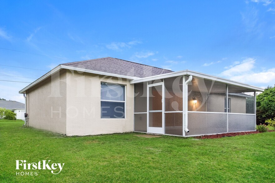 Building Photo - 3707 7th St W