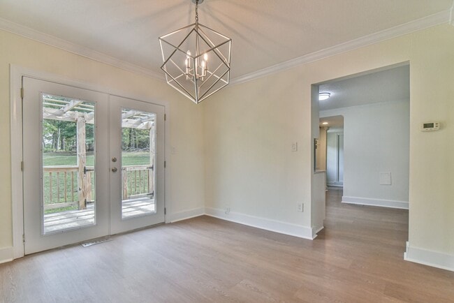 Building Photo - Charming Renovated Home on Acreage — Minutes from Town