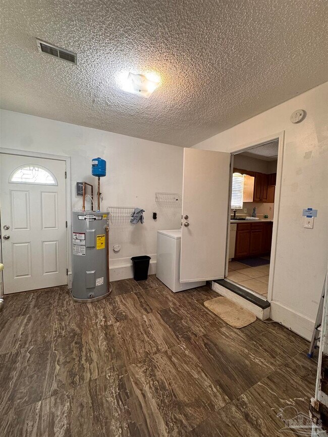 Building Photo - 6406 Antietam Dr