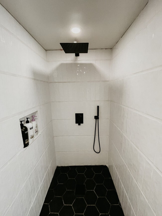 Building Photo - 3225 Colcord Ave