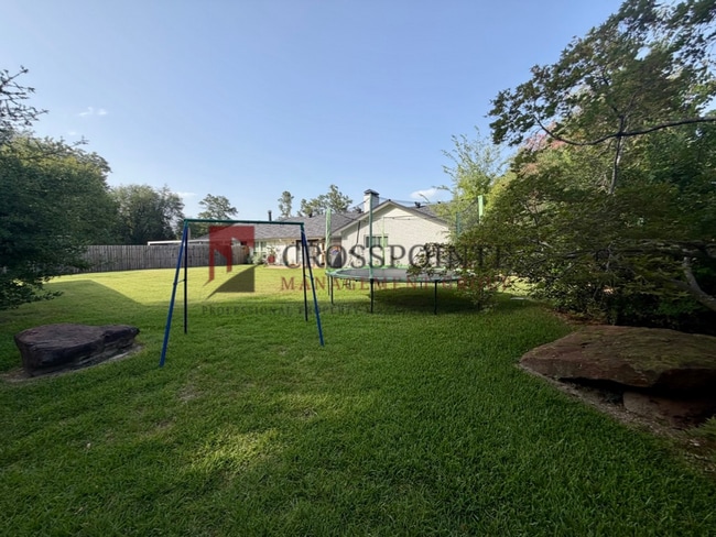 Building Photo - Recently remodeled South Tyler Home with Mother in Law Suite
